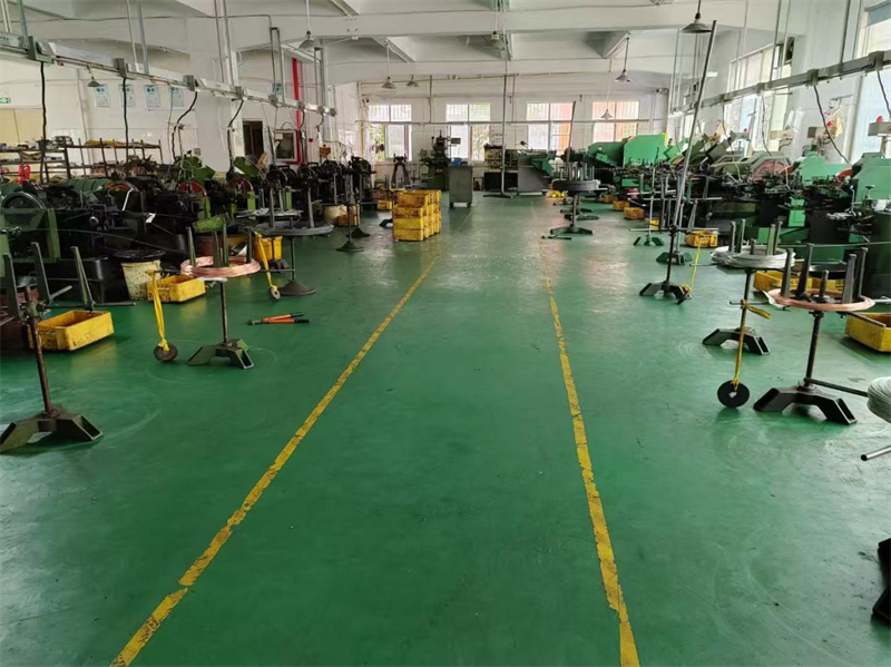 Szegecs gyártósor nuote fémekben