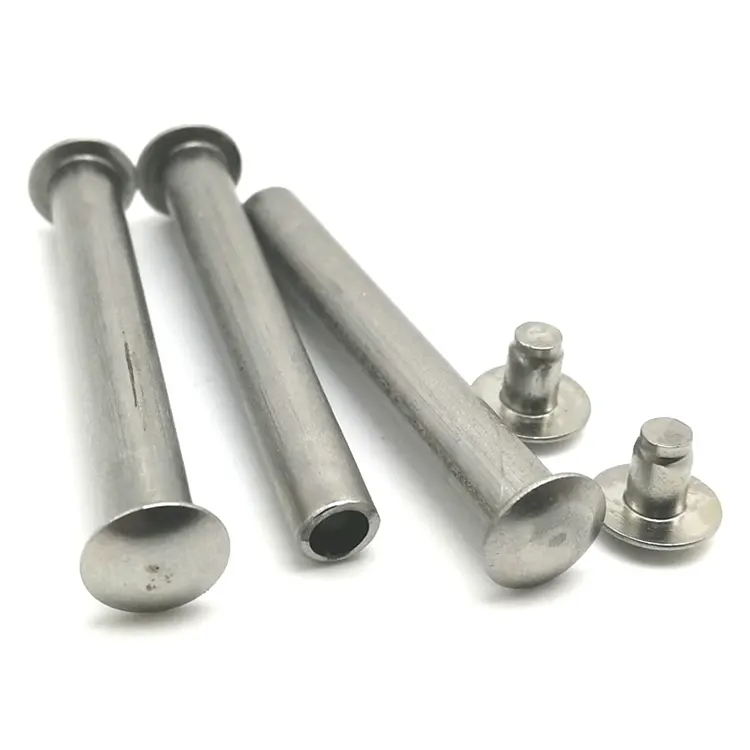 Férfi női szegecsek